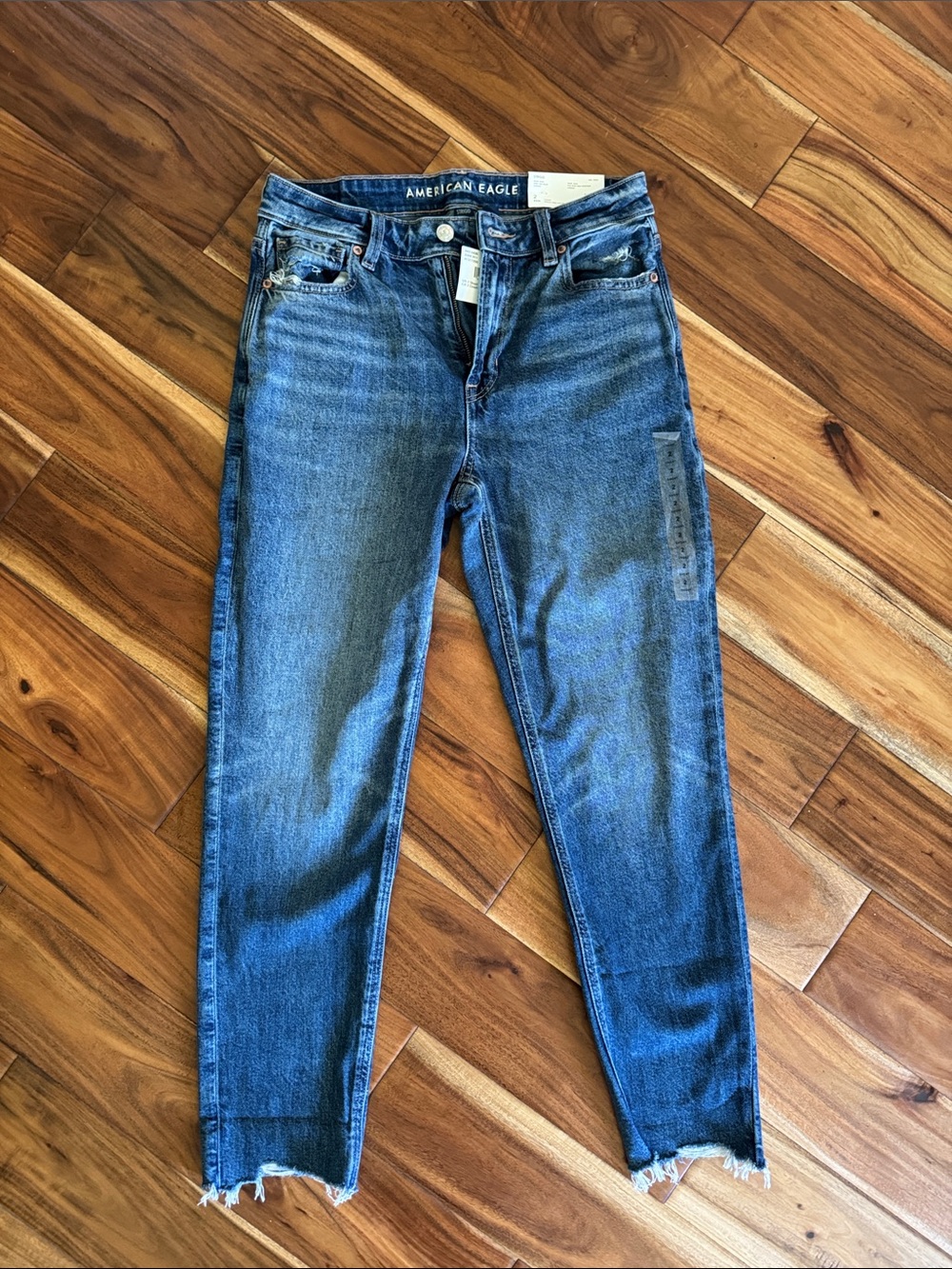 American Eagle women’s Mom Jeans, size 2-NWT